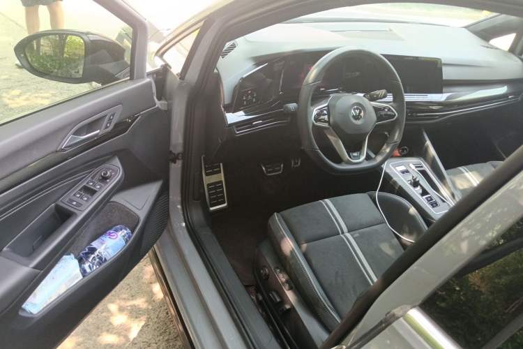 Used Volkswagen Golf 2023 280TSI DSG R-Line Lite Driver Seat