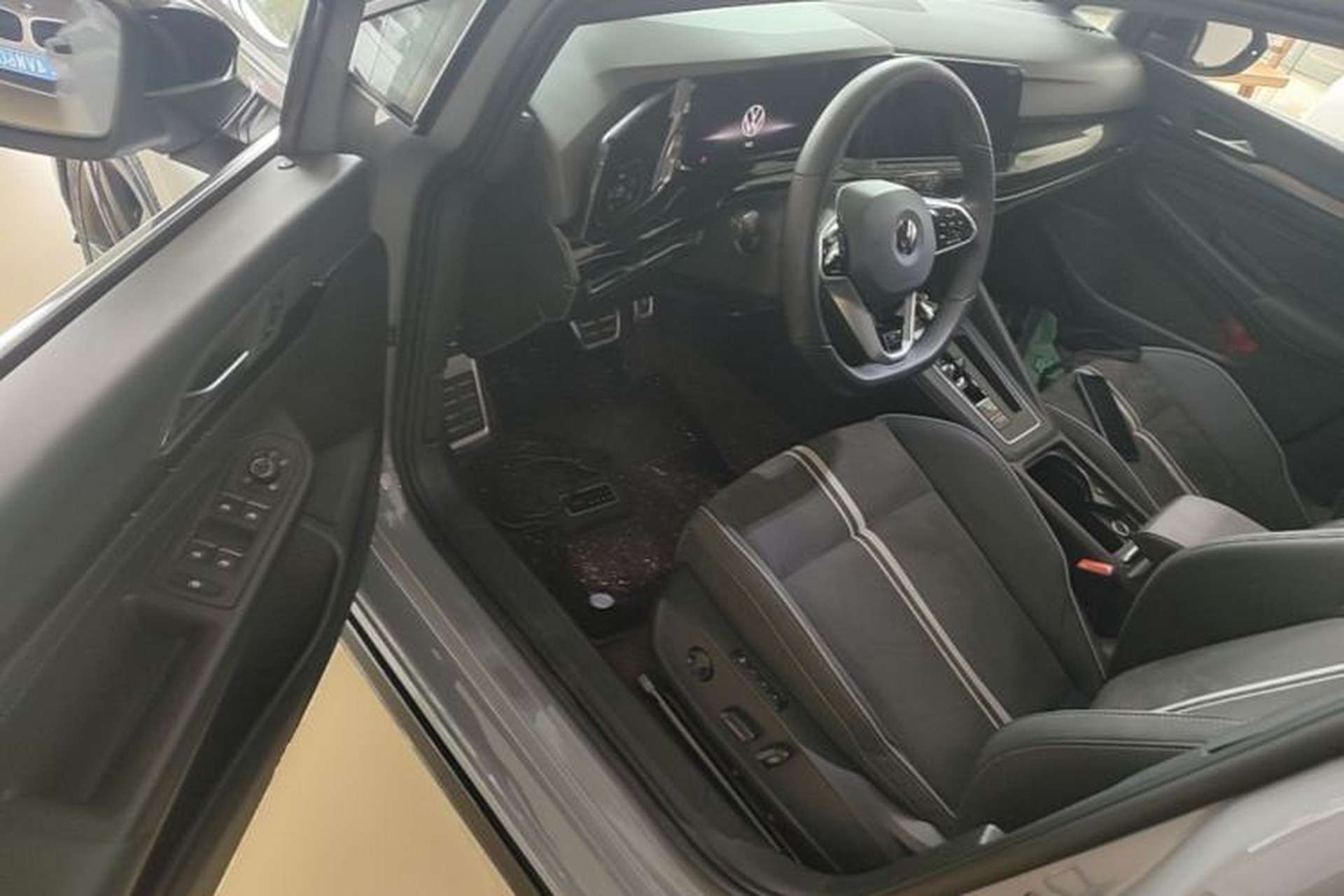 Used Volkswagen Golf 2023 280TSI DSG R-Line Lite Driver Seat