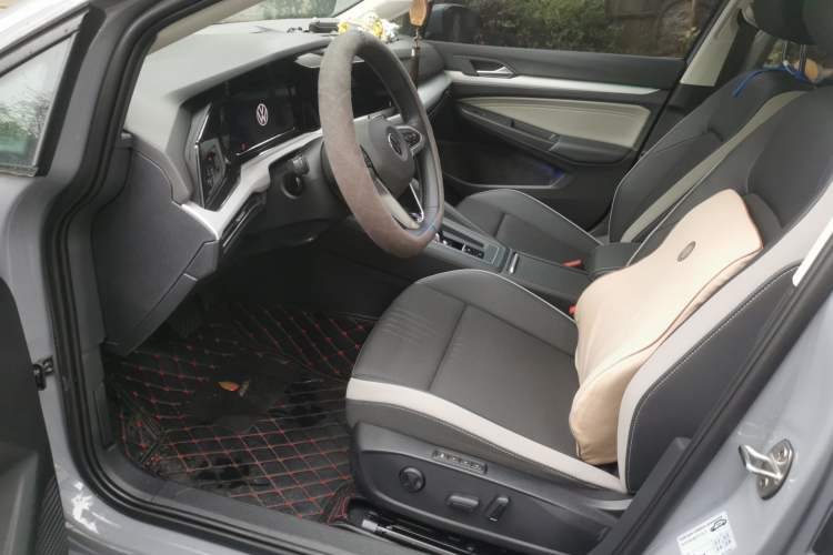 Used Volkswagen Golf 2023 280TSI DSG Pro Driver Seat