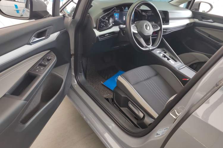 Used Volkswagen Golf 2023 Facelift 280TSI DSG Pro Driver Seat