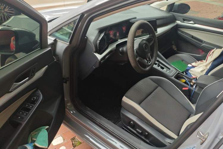 Used Volkswagen Golf 2023 Facelift 280TSI DSG Pro Driver Seat