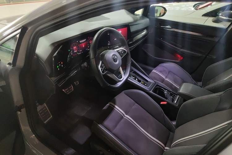 Used Volkswagen Golf 2023 Facelift 280TSI DSG R-Line Lite Driver Seat