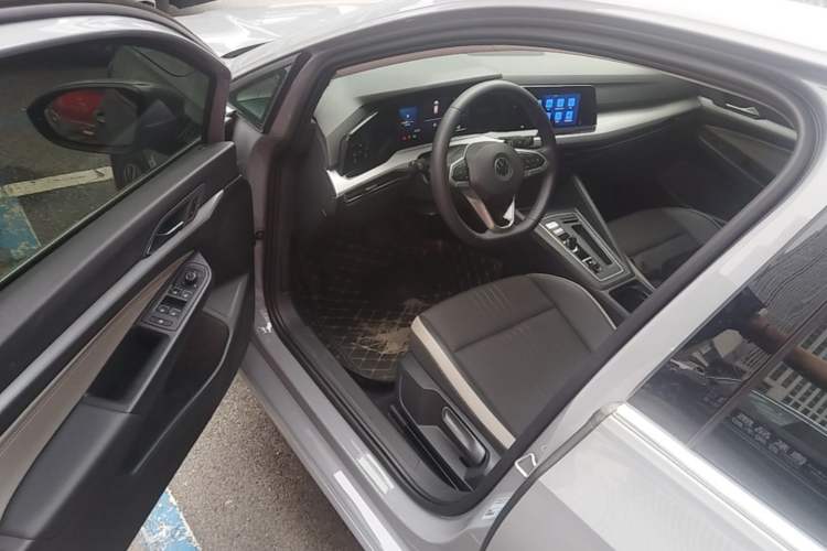 Used Volkswagen Golf 2023 Facelift 280TSI DSG Pro Driver Seat