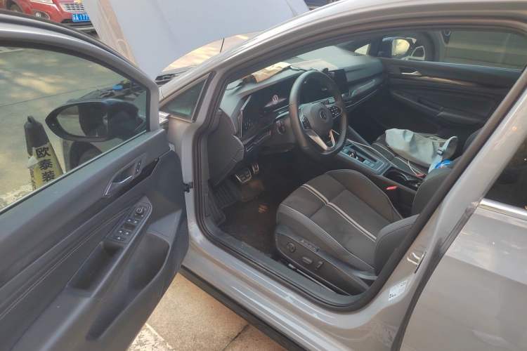 Used Volkswagen Golf 2023 Facelift 280TSI DSG R-Line Lite Driver Seat