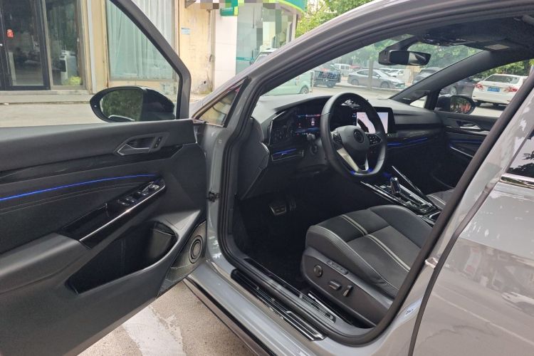 Used Volkswagen Golf 2023 280TSI DSG R-Line Lite Driver Seat