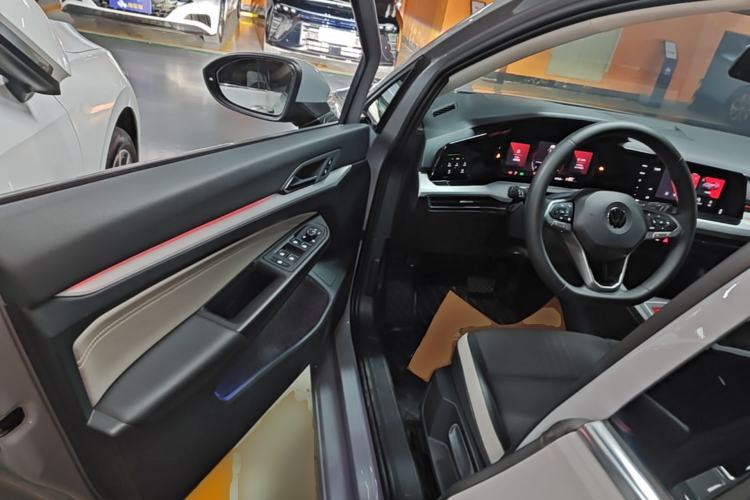 Used Volkswagen Golf 2023 Facelift 280TSI DSG Pro Driver Seat
