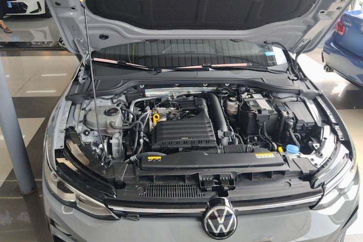 Used Volkswagen Golf 2023 Facelift 280TSI DSG R-Line Engine Bay