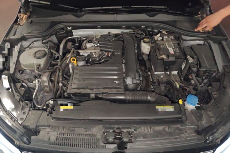 Used Volkswagen Golf 2023 Facelift 280TSI DSG R-Line Lite Engine Bay