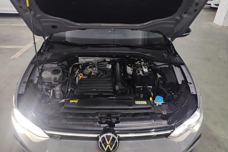 Used Volkswagen Golf 2023 Facelift 280TSI DSG R-Line Lite Engine Bay