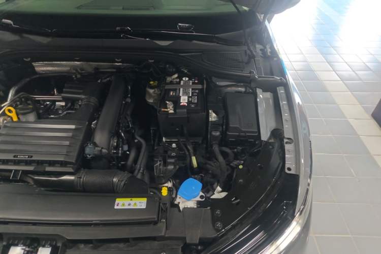 Used Volkswagen Golf 2023 Facelift 280TSI DSG Pro Engine Bay Left