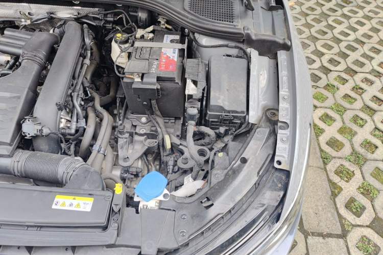 Used Volkswagen Golf 2023 280TSI DSG Pro Engine Bay Left