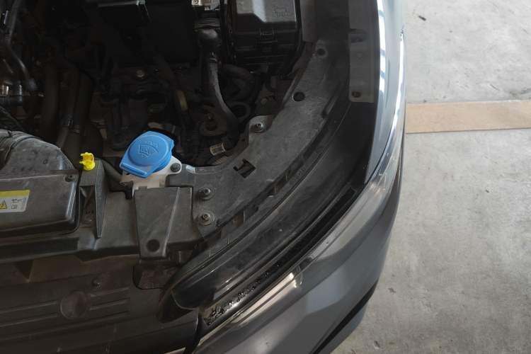 Used Volkswagen Golf 2023 280TSI DSG R-Line Lite Engine Bay Left