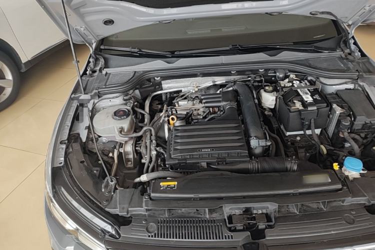 Used Volkswagen Golf 2023 280TSI DSG R-Line Lite Engine Bay Right