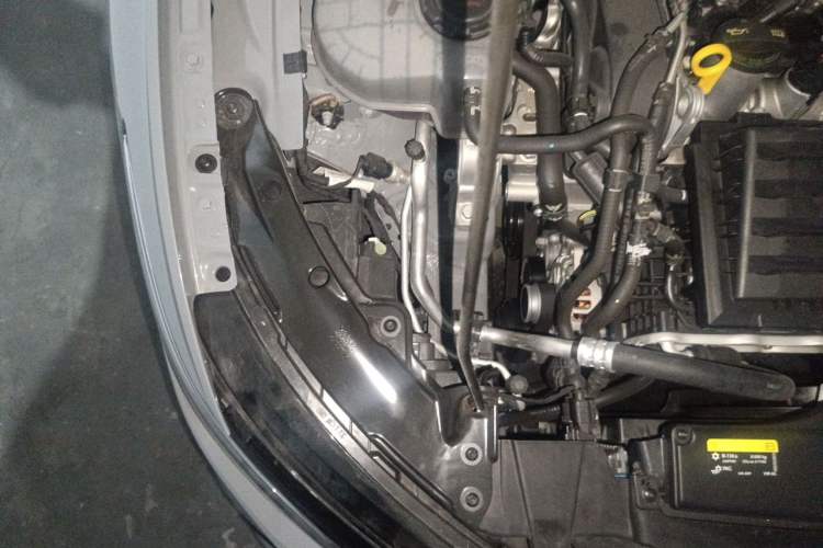 Used Volkswagen Golf 2023 280TSI DSG R-Line Engine Bay Right