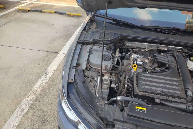 Used Volkswagen Golf 2023 Facelift 280TSI DSG R-Line Lite Engine Bay Right