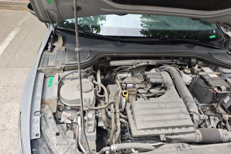 Used Volkswagen Golf 2023 280TSI DSG R-Line Lite Engine Bay Right