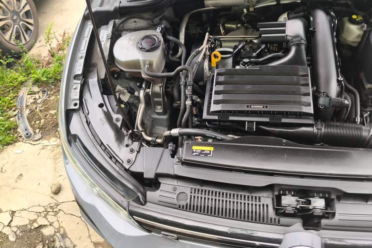 Used Volkswagen Golf 2023 280TSI DSG R-Line Lite Engine Bay Right