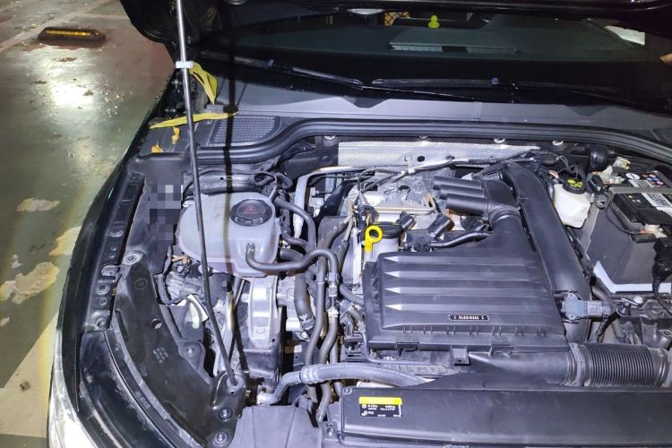 Used Volkswagen Golf 2023 Facelift 280TSI DSG R-Line Lite Engine Bay Right