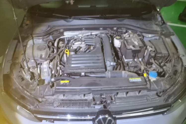 Used Volkswagen Golf 2023 280TSI DSG R-Line Lite Engine Bay