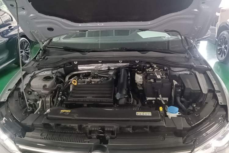 Used Volkswagen Golf 2023 280TSI DSG Pro Engine Bay