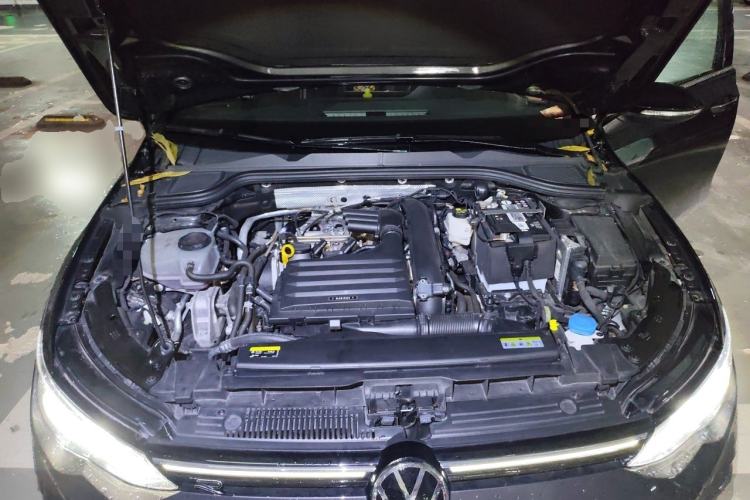 Used Volkswagen Golf 2023 Facelift 280TSI DSG R-Line Lite Engine Bay