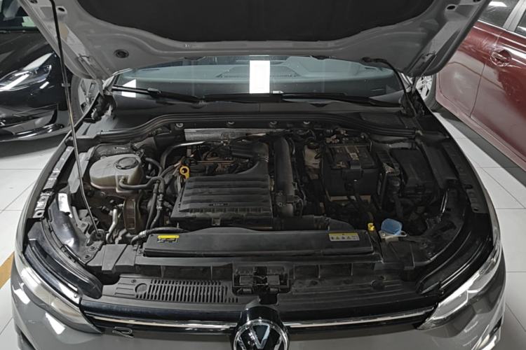 Used Volkswagen Golf 2023 Facelift 280TSI DSG R-Line Lite Engine Bay