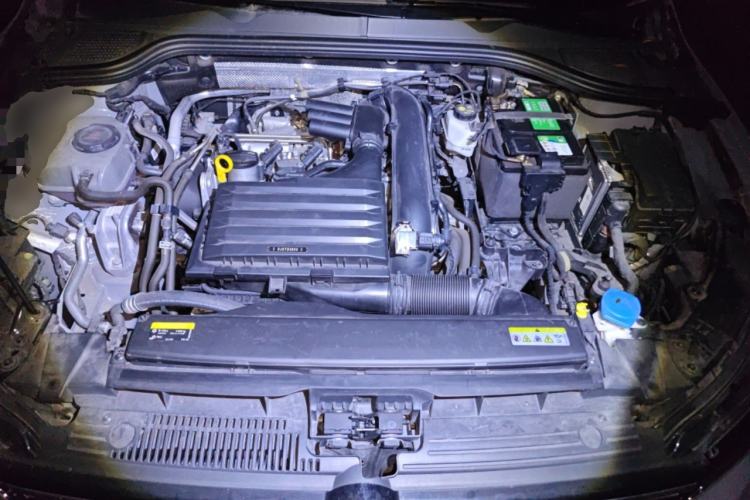 Used Volkswagen Golf 2023 280TSI DSG R-Line Lite Engine Bay