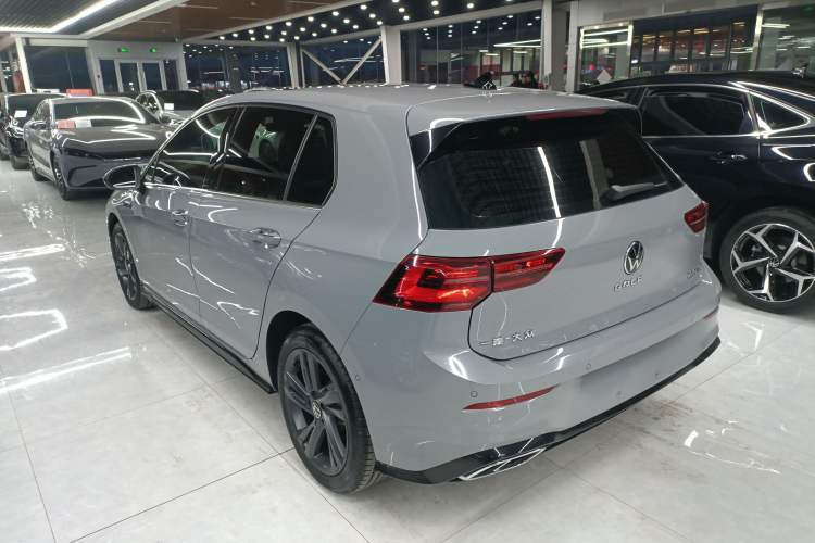 Used Volkswagen Golf 2023 Facelift 280TSI DSG R-Line Exterior 2