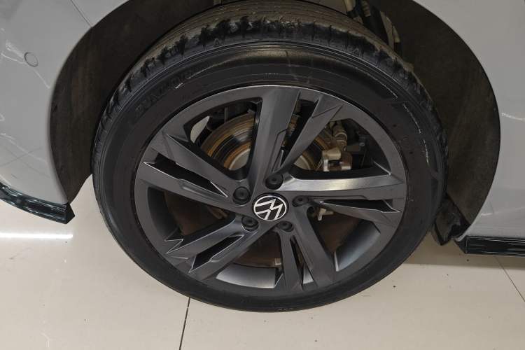 Used Volkswagen Golf 2023 Facelift 280TSI DSG R-Line Lite Exterior 2