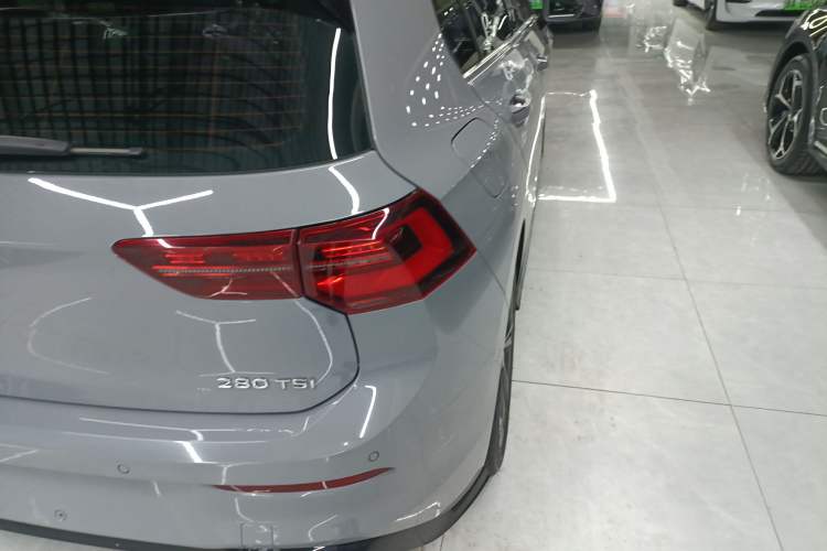 Used Volkswagen Golf 2023 Facelift 280TSI DSG R-Line Exterior 3