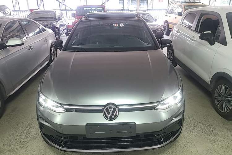 Used Volkswagen Golf 2023 Facelift 280TSI DSG R-Line Front