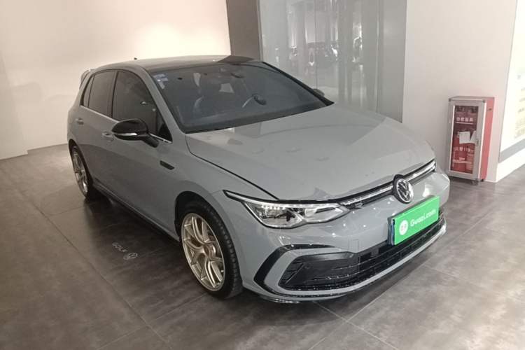 Used Volkswagen Golf 2023 Facelift 280TSI DSG R-Line Front Right 45 Deg