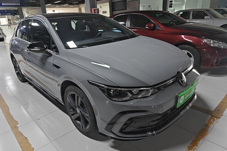 Used Volkswagen Golf 2023 Facelift 280TSI DSG R-Line Lite Front Right 45 Deg