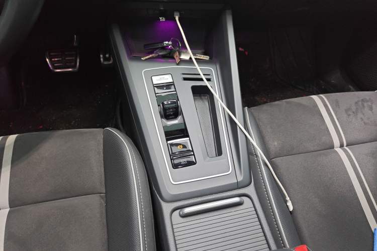 Used Volkswagen Golf 2023 280TSI DSG R-Line Lite Gear Lever