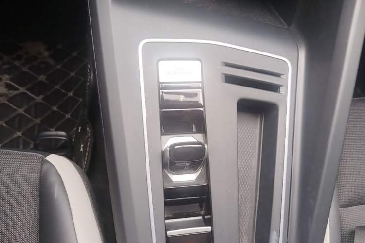 Used Volkswagen Golf 2023 Facelift 280TSI DSG Pro Gear Lever