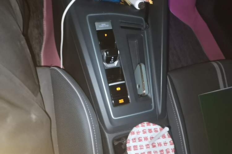 Used Volkswagen Golf 2023 280TSI DSG R-Line Lite Gear Lever