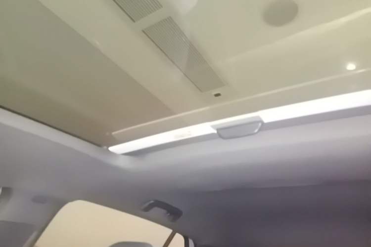 Used Volkswagen Golf 2023 Facelift 280TSI DSG R-Line Headliner