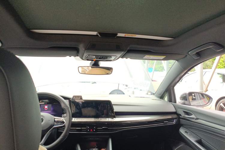 Used Volkswagen Golf 2023 Facelift 280TSI DSG R-Line Lite Headliner