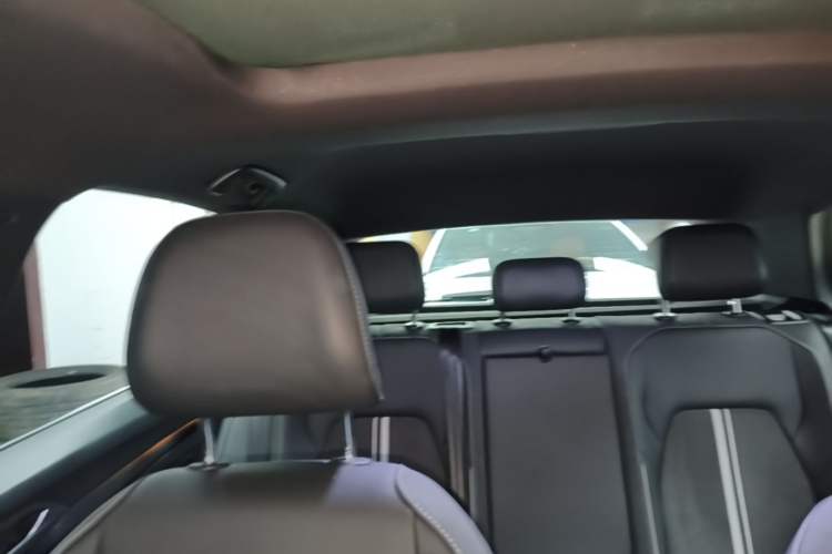 Used Volkswagen Golf 2023 Facelift 280TSI DSG R-Line Lite Headliner