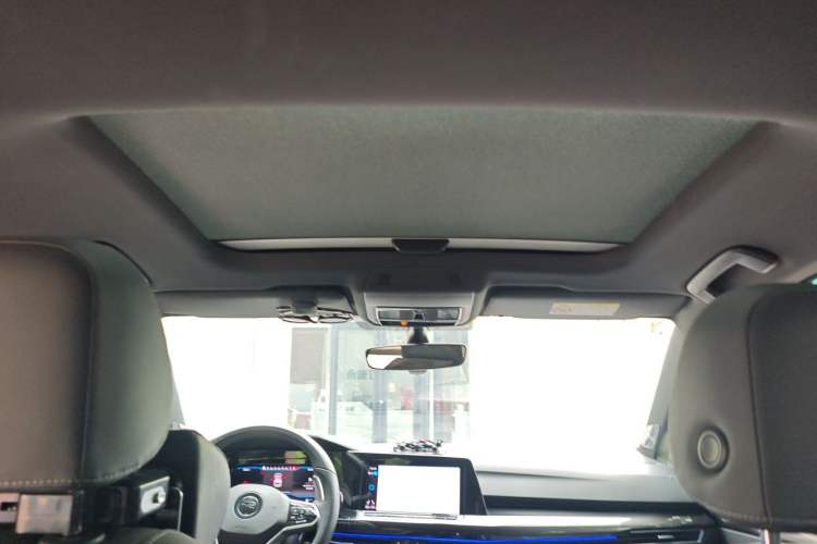 Used Volkswagen Golf 2023 280TSI DSG R-Line Lite Headliner