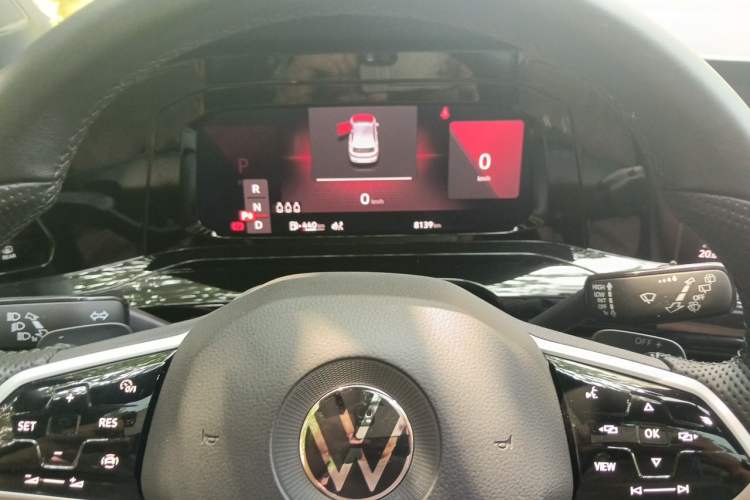 Used Volkswagen Golf 2023 280TSI DSG R-Line Lite Instrument Cluster