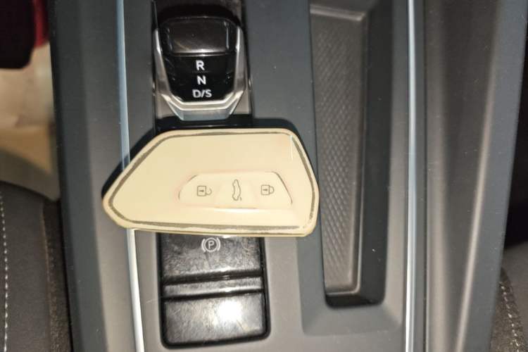 Used Volkswagen Golf 2023 Facelift 280TSI DSG R-Line Lite Interior 1