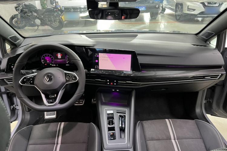 Used Volkswagen Golf 2023 280TSI DSG R-Line Lite Interior 2