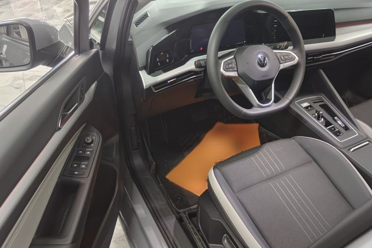 Used Volkswagen Golf 2023 Facelift 280TSI DSG Pro Interior 2