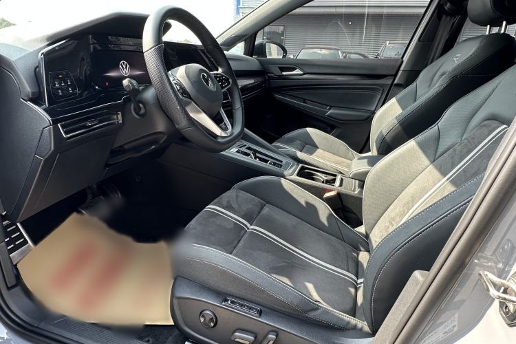 Used Volkswagen Golf 2023 Facelift 280TSI DSG R-Line Lite Interior 2