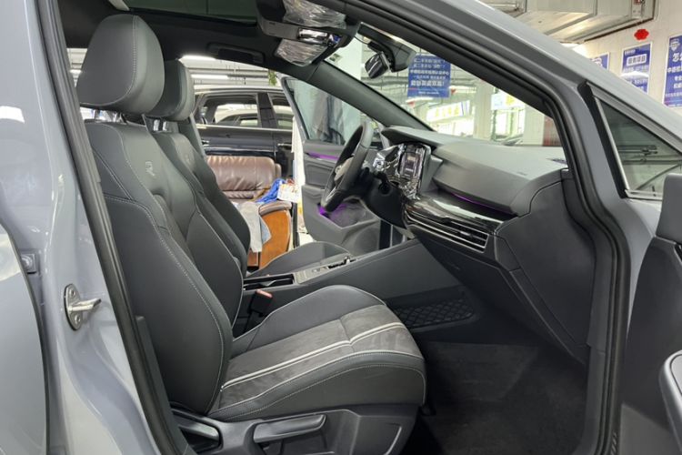 Used Volkswagen Golf 2023 280TSI DSG R-Line Lite Interior 9