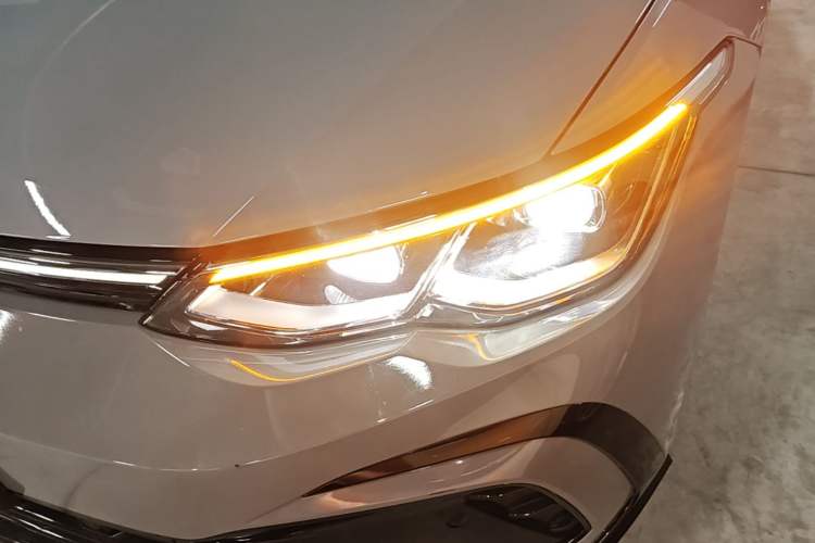 Used Volkswagen Golf 2023 280TSI DSG R-Line Lite Left Front Headlight