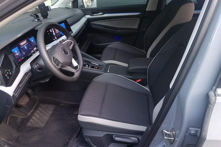 Used Volkswagen Golf 2023 Facelift 280TSI DSG Pro Left Front Seat
