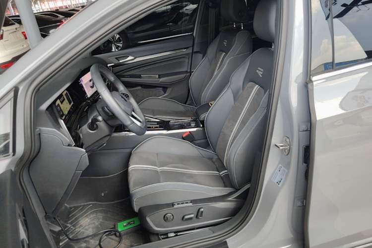 Used Volkswagen Golf 2023 Facelift 280TSI DSG R-Line Left Front Seat