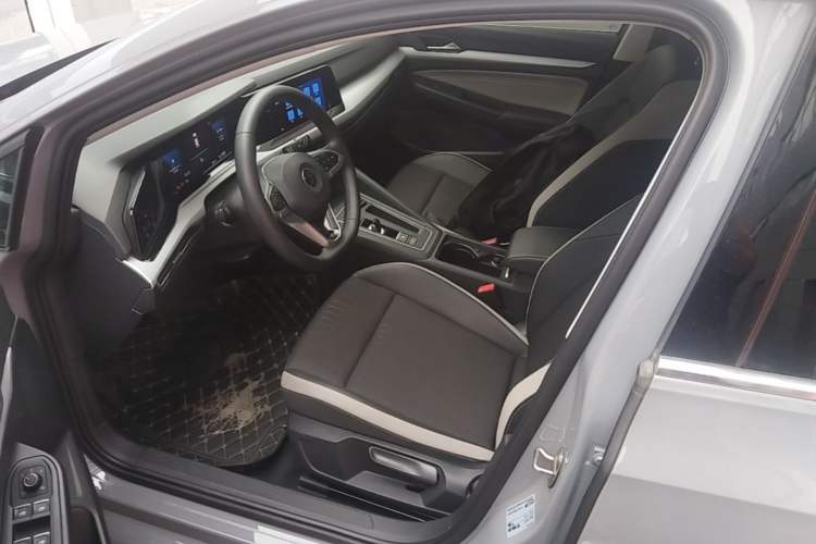 Used Volkswagen Golf 2023 Facelift 280TSI DSG Pro Left Front Seat